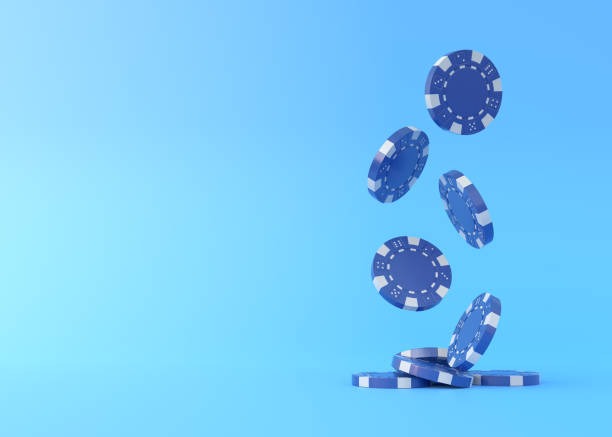 Croupier spinning the roulette wheel on elitetogel live table